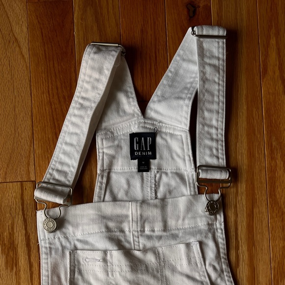 GAP Denim Overall Shorts - Picture 3 of 6